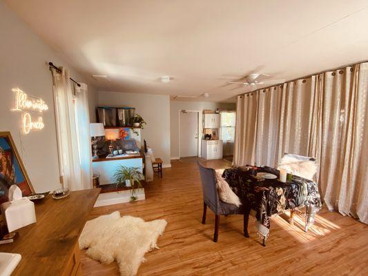 Come say hello soon! I offer tarot readings, energy healing, astrology sessions and more.