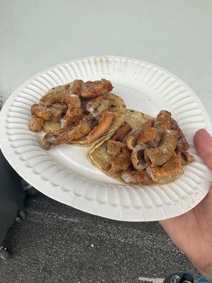 Tacos de Tripa without condiments (yet)