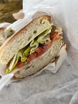 Turkey sandwich with one slice of meat