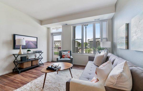 Living Room at Oaks Landing 55+ Senior Living