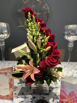 J & J Flowers & Gifts Shop