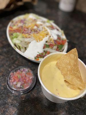 Asada BOWL Queso and Chips