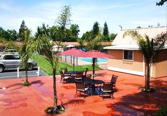 Tri Valley Inn & Suites