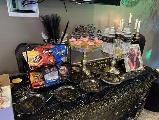 King & Cake Supply Shop