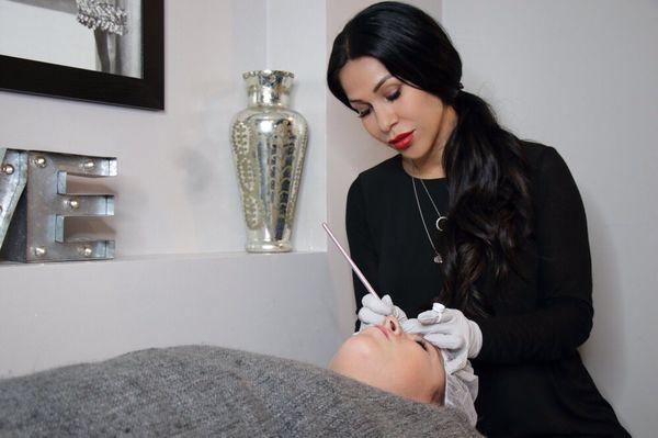 Microblading is very detailed. Enhances brows, stroke by stroke.