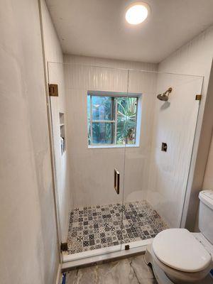 SHOWER DOORS GLASS & HARDWARE SUPPLY