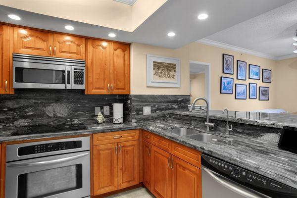 Osvaldo Benitez - Give Me 5 Real Estate