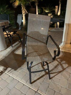 1st day, 1st person sat on me poor crappy chair!