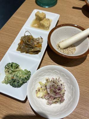 3 Kobachis (side dishes) and Tsukemono