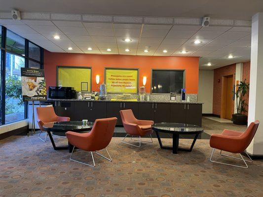 Staypineapple, University Inn, University District