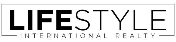 Sandra Fernandez is an ethical and charismatic woman living in the beautiful city of Miami, FL. A native Cuban raised in a big city, Sandra