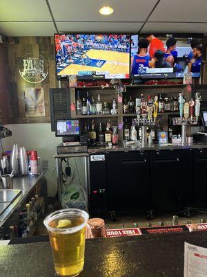 Fans Sports Bar and Grill