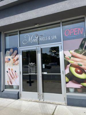 Meet nails spa