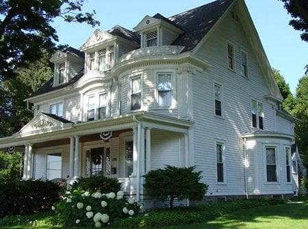 The Golden Oak Inn Bed & Breakfast