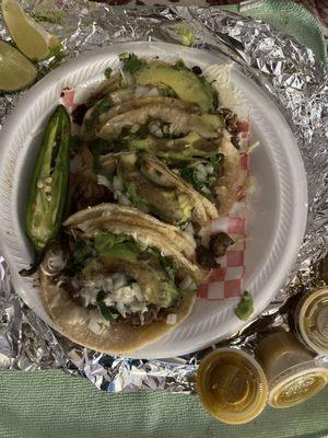 4 tacos de bistec!!!