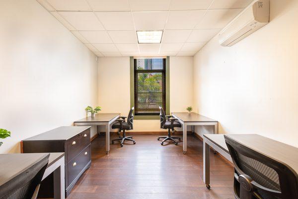 Waku/Work Hawaii N hotel