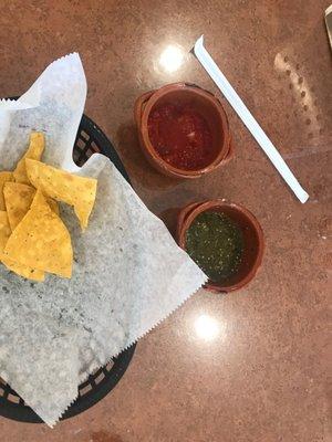 Amazing chips and salsa. Great service and very friendly