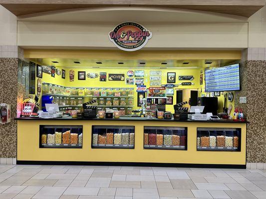 On & Poppin Popcorn Shop