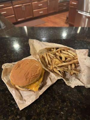Cheeseburger, Classic Olive Oil Fries