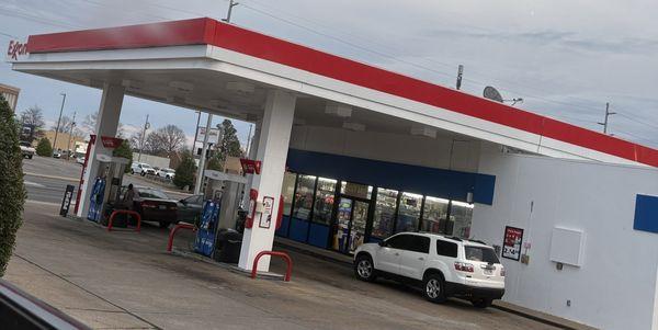 cramped fueling area
