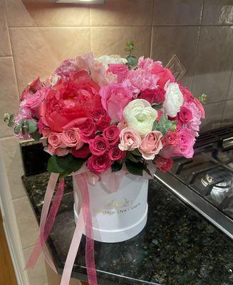Pink box bouquet (intended for a girl birth)