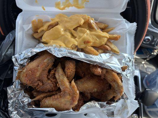 6 Whole Wings Cheese Fries