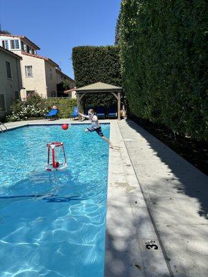 Lindbrook Manor Apartments