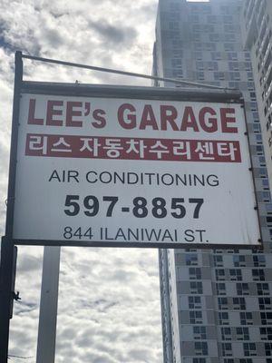 Lee's Garage