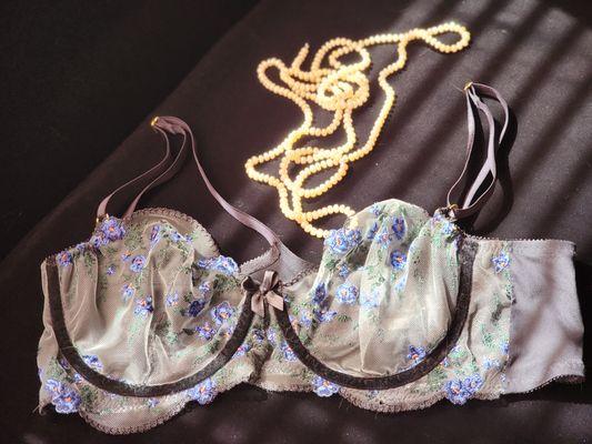 The Platinum Door PinUp