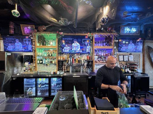 Chief’s Da Tiki Bar