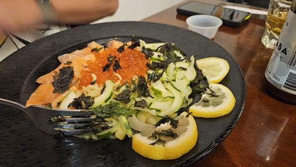 Salmon ikura cold ramen