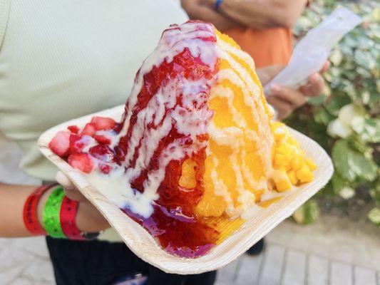 Strawberry & mango snow ice