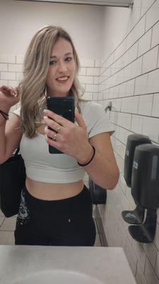 Reverse bayalage with color melt.