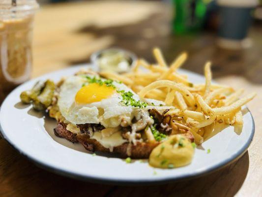 Croque Madame (Substituted Mushrooms for the Prosciutto)
