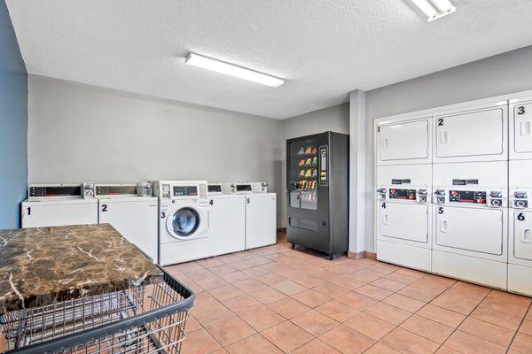 24/7 Coin Operated Laundry Facility