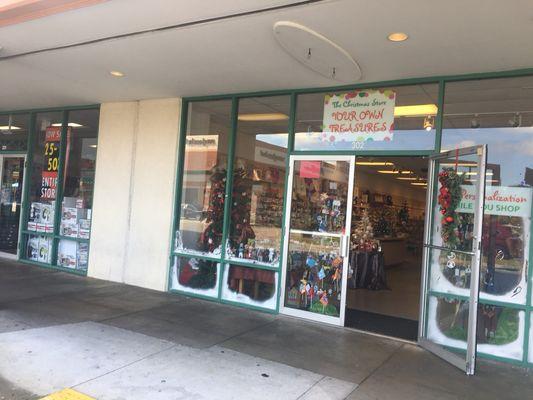 Next to Kitchen Collection and Merrill shoes !
St AUGUSTINE OUTLETS Premium on the right side outdoor mall!