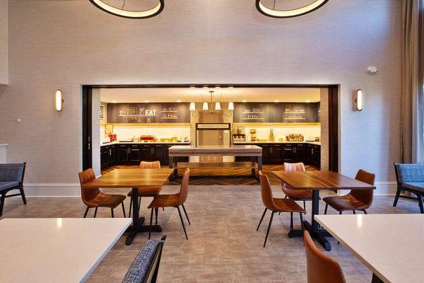 Hampton Inn & Suites