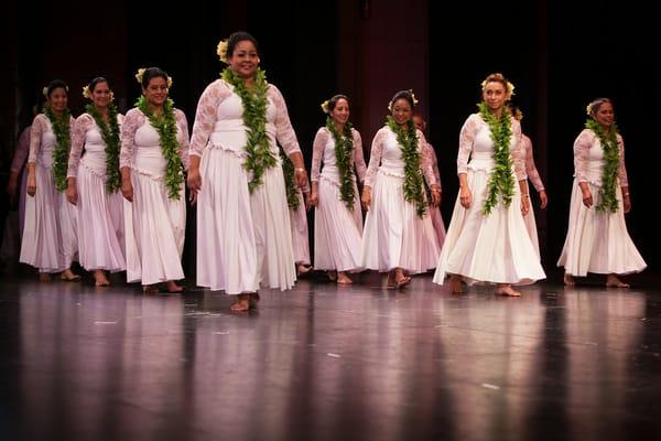 Hula Halau Na Mamo 'O Panaewa