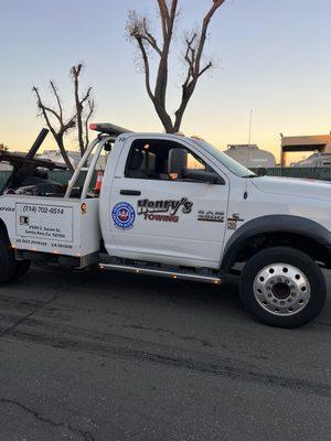 Henry's Towing
