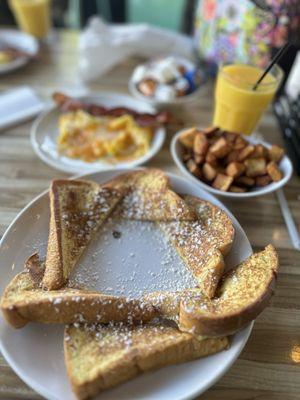 Another Broken Egg Cafe