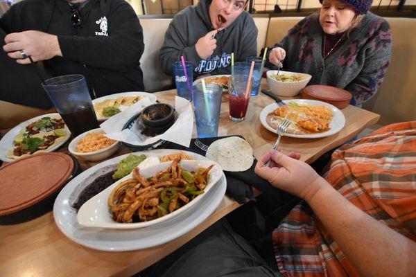 Cantina Los Tres Hombres