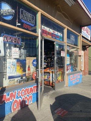 Town & Country Liquors