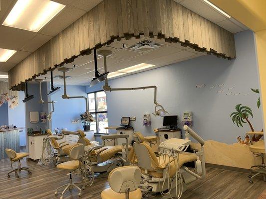 Open bay treatment room