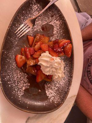 French toast with strawberries