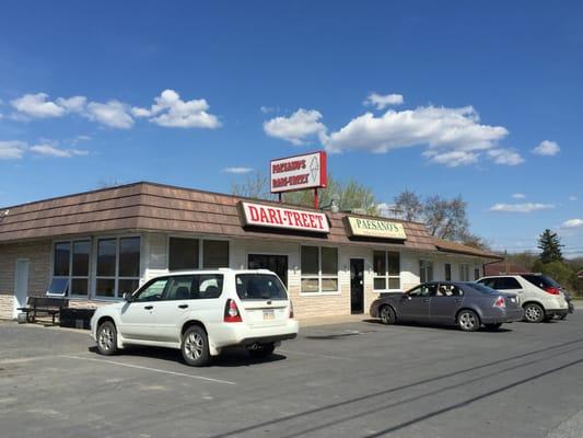 Dari-Treet and Paesano's, same place, same restaurant.