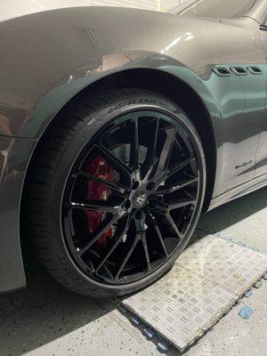 Same wheel but now gloss black! Much better!