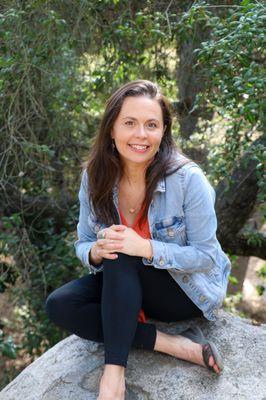 Hi, I'm Ellie Messinger-Adams,
a licensed professional clinical counselor dedicated to helping women through the challenges of motherhood.