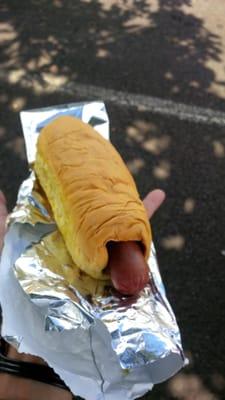 Hole-E-Cow's hot dog in a sweet pocket bread filled with mustard and relish. Neat!!!