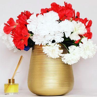 Flower vase designed for a clients anniversary.