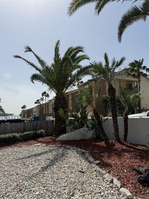 Ernie's Lawn Care & Maintenance